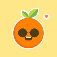 schattig en kawaii stripfiguur oranje. gezonde gelukkige biologische fruit karakter illustratie. citrusvruchten met veel vitamine C. zuur, waardoor het fris aanvoelt. vector