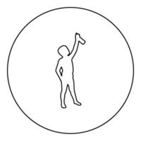 jongen met water gespoten in omhoog klein kind drenken tuin met hand sproeier bedrijf arm speciale kam silhouet in cirkel ronde zwarte kleur vector illustratie contour overzicht stijl afbeelding