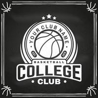 basketbal club badge. vectorillustratie. concept voor shirt, print, stempel. vintage typografieontwerp met basketbalring, net en balsilhouet. vector