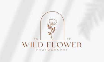 botanische bloemen element hand getekende logo met wilde bloemen en bladeren. logo voor spa en schoonheidssalon, boetiek, biologische winkel, bruiloft, floral designer, interieur, fotografie, cosmetica. vector