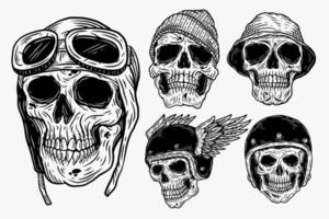 set schedel ruiter helm donker illustratie schedel botten hoofd handgetekende broedeieren schets symbool tattoo koopwaar t-shirt merch vintage vector