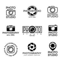 set fotografie logo en fotostudio label zwarte kleur. vectorontwerpelementen, uithangborden, logo's, identiteit, etiketten, insignes en andere merkobjecten voor uw bedrijf. vector illustratie