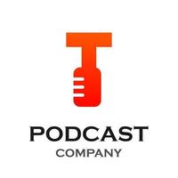 letter t met podcast logo sjabloon illustratie. geschikt voor podcasting, internet, merk, musical, digitaal, entertainment, studio etc vector