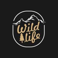 outdoor wildlife logo gerelateerde badgelabels emblemen en ontwerpelementen voor t-shirts, posters, prints. vintage typografische compositie. vectorillustratie. vector