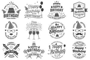 set gelukkige verjaardagssjablonen voor overlay, badge, kaart met een bos ballonnen, geschenken, vuurwerkraketten en verjaardagstaart met kaarsen. vector. vintage ontwerp voor verjaardagsviering vector
