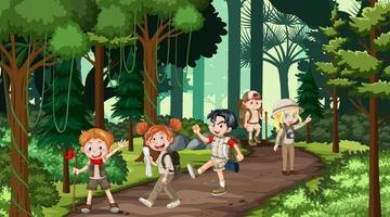 kinderen wandelen in het bos vector