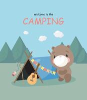 campingposter met een schattige beer die een slinger aan een tent hangt. cartoon-stijl. vectorillustratie. vector