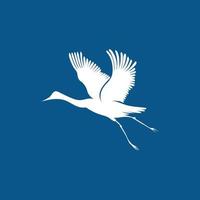 logo van een zilverreiger die op zoek is naar een prooi vector