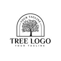 vintage label logo sjabloon ontwerp illustratie met boom vector