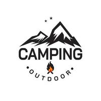 logo-ontwerp bergcamping, bergtop, vreugdevuurpictogram vector