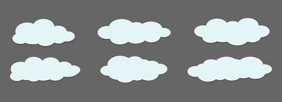 set van witte wolken met verschillende vormen, gratis vector