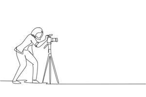 enkele doorlopende lijntekening superapparatuur vrouwelijke fotograaf, vrouw die camera's vasthoudt met staand statief, accessoires draagt om te fotograferen. één lijn tekenen ontwerp vectorillustratie vector