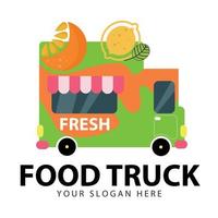 voertuigen die verse groenten en fruit vervoeren. logo foodtruck vector