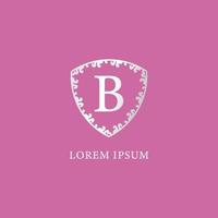 b eerste logo ontwerp briefsjabloon geïsoleerd op roze achtergrond. luxe zilveren decoratieve bloemen schild illustratie. geschikt voor verzekeringen, mode en schoonheidsproducten vector