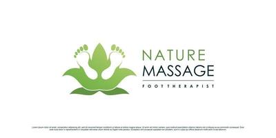 voetmassage therapie logo-ontwerp met bladelement en uniek concept premium vector