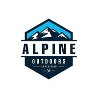 alpine bergavontuurlogo buiten wandelen, kampeerexpeditie en het verkennen van het embleembadge van het natuurontwerp vector