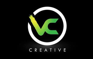 vc groen wit borstel letter logo ontwerp. creatieve geborstelde letters pictogram logo. vector