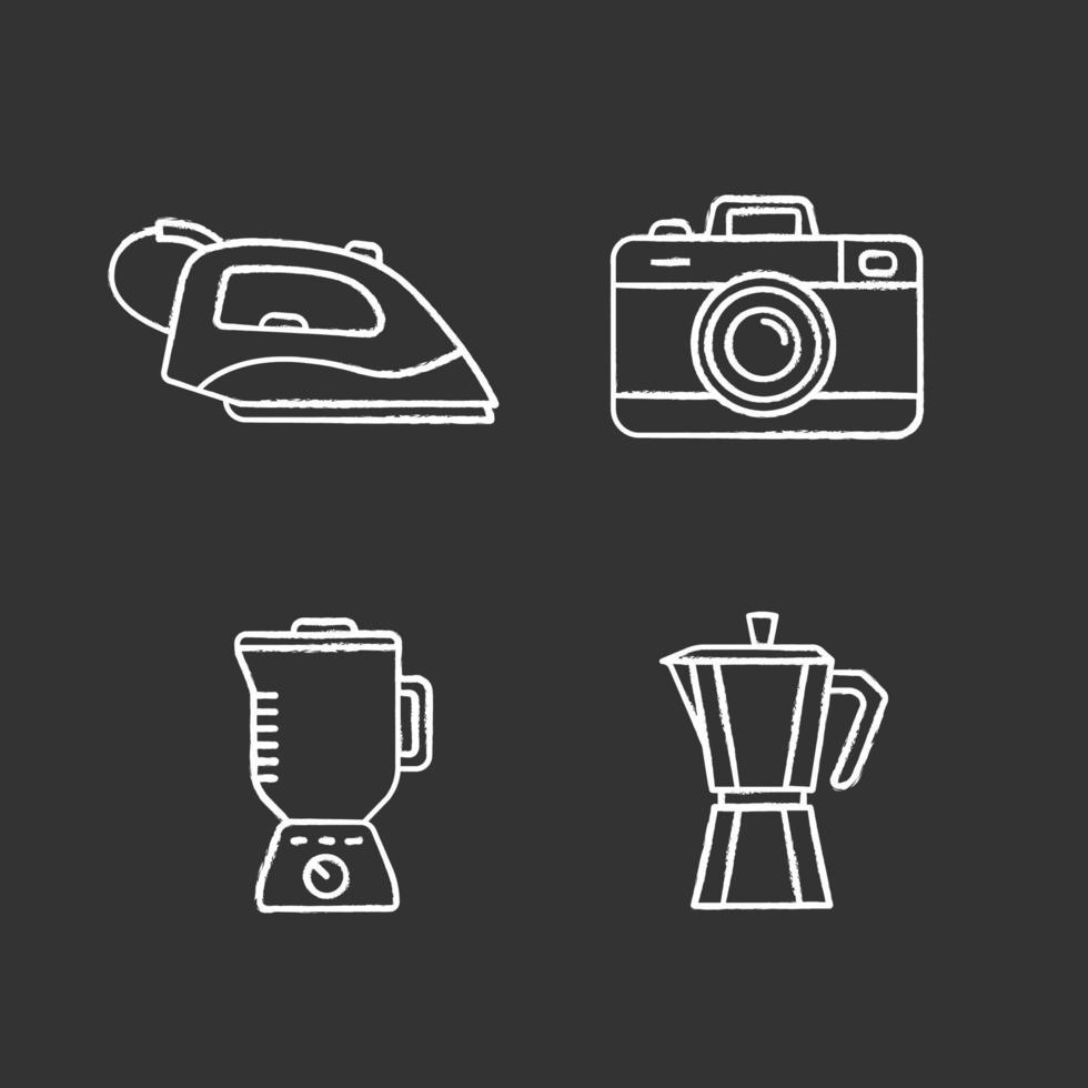 Kreidesymbole für Haushaltsgeräte gesetzt. Dampfbügeleisen, Fotokamera, Mixer, Herd Kaffeemaschine. isolierte vektortafelillustrationen vektor