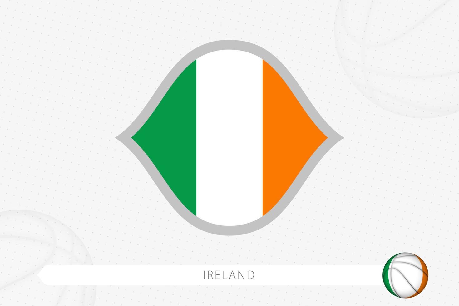 irland-flagge für basketballwettbewerb auf grauem basketballhintergrund. vektor