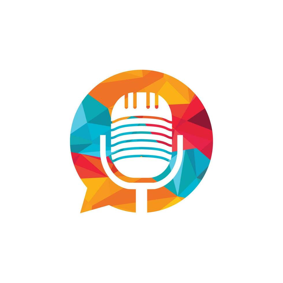 podcast talk vektor logotyp design. chatlogotypdesign kombinerad med podcastmikrofon.