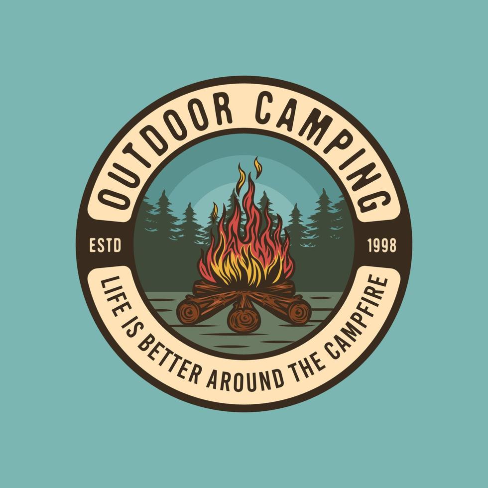 vintage camping bål utomhus läger emblem vektor