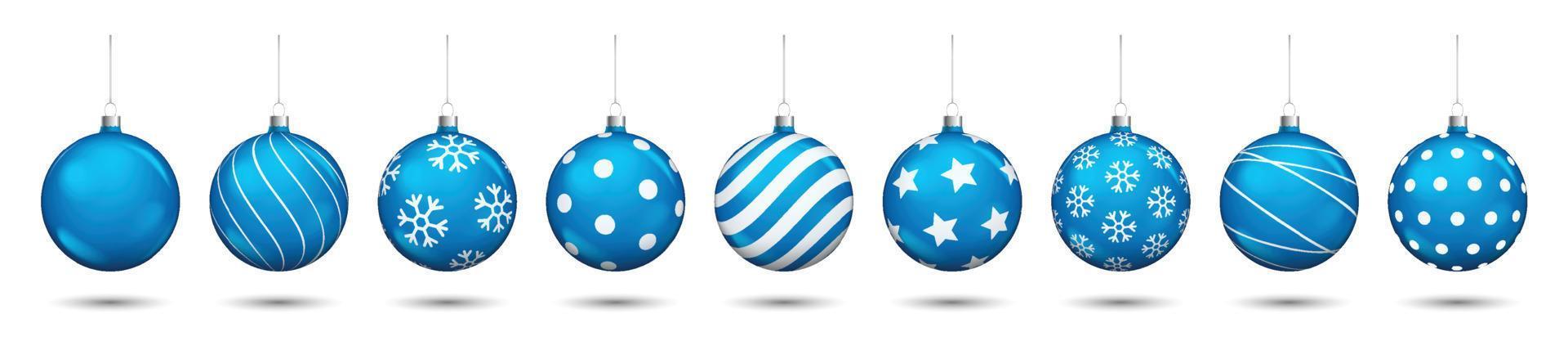 blaue Weihnachtskugeln Dekoration isoliert auf weißem Hintergrund. vektor