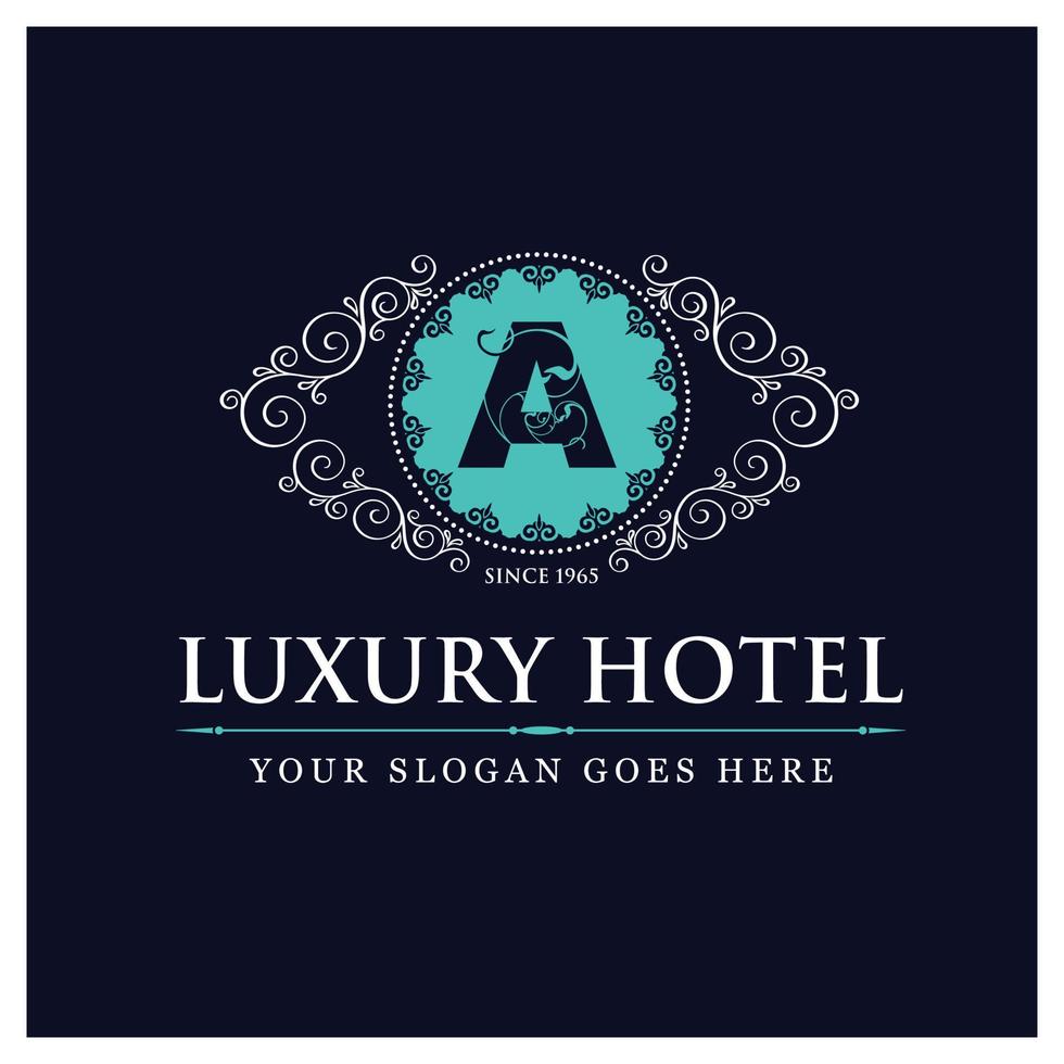 lyx hotell design med logotyp och typografi vektor