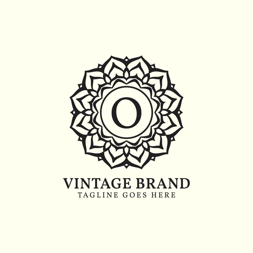 luxuriöses mandala vintage buchstabe o vektor logo design