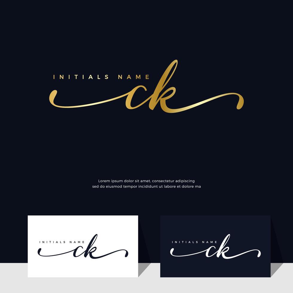 Handschrift-Initiale des Buchstabens ck ck feminin und Beauty-Logo-Design auf goldener Farbe. vektor