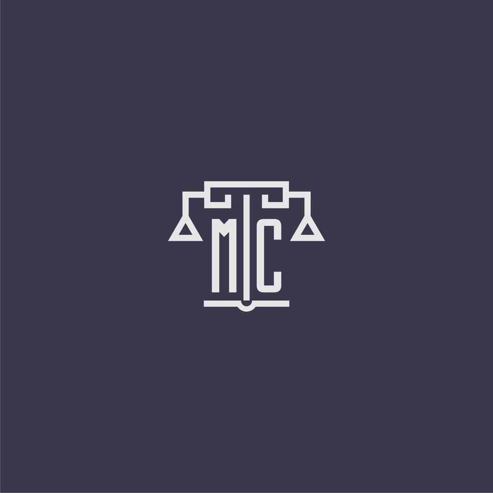 mc första monogram för advokatbyrå logotyp med skalor vektor bild