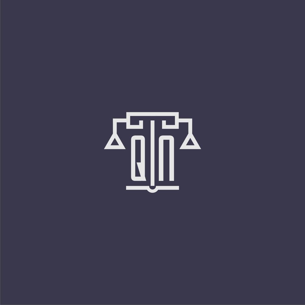 qn första monogram för advokatbyrå logotyp med skalor vektor bild