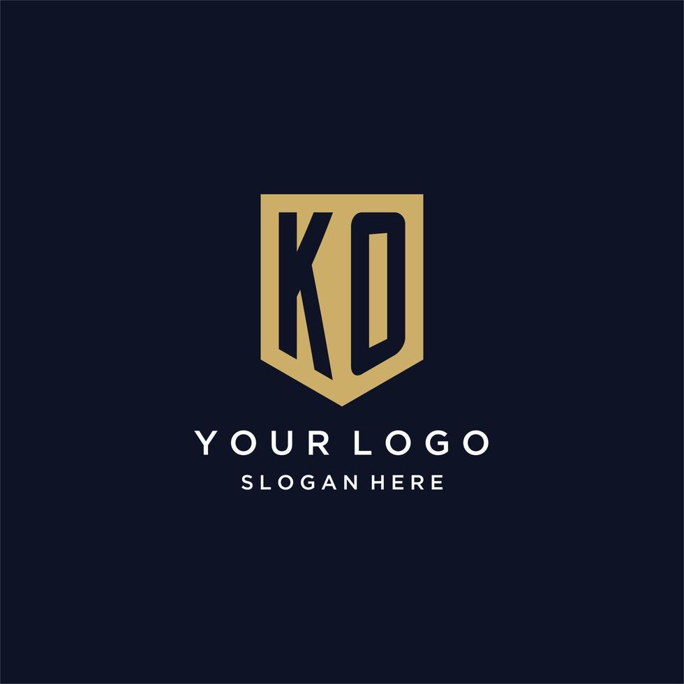 ko monogram initialer logotyp design med skydda ikon vektor