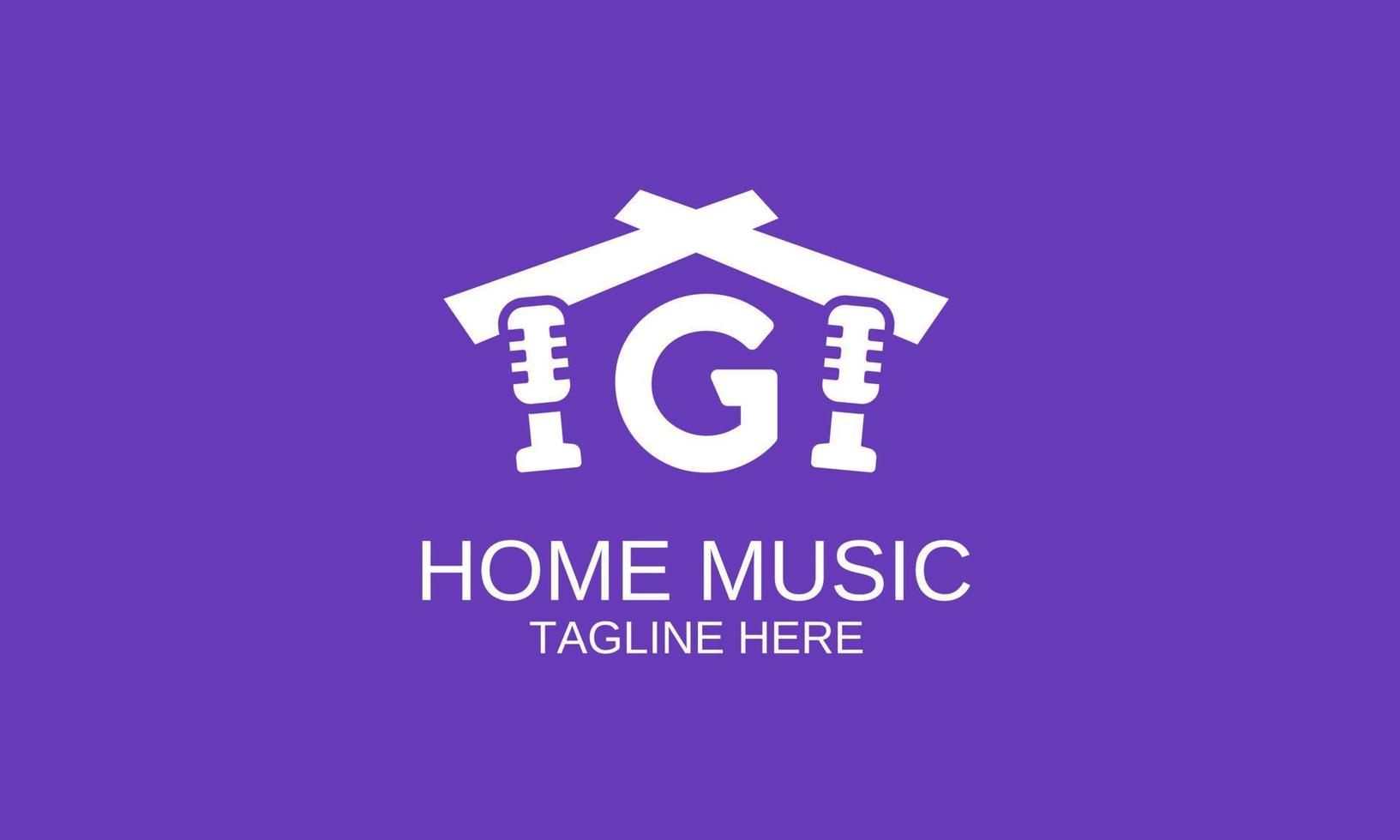 mikrofon och hus logotyp med versal brev för musik producent, utgivare, arrangör, Hem inspelning, musiker vektor