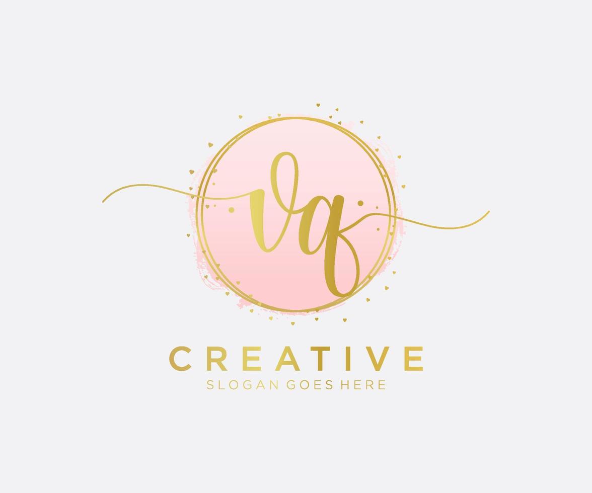första vq feminin logotyp. användbar för natur, salong, spa, kosmetisk och skönhet logotyper. platt vektor logotyp design mall element.