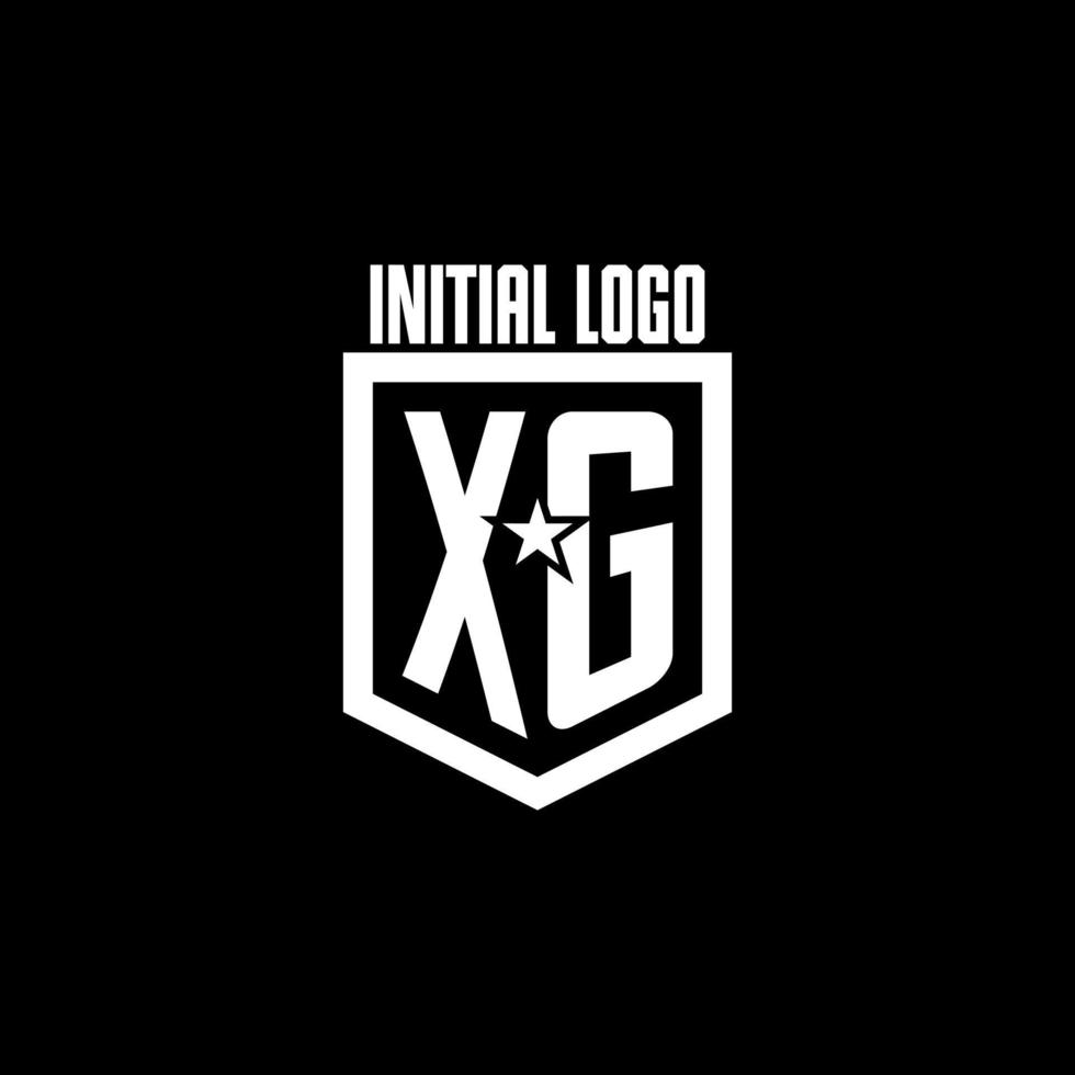 xg första gaming logotyp med skydda och stjärna stil design vektor