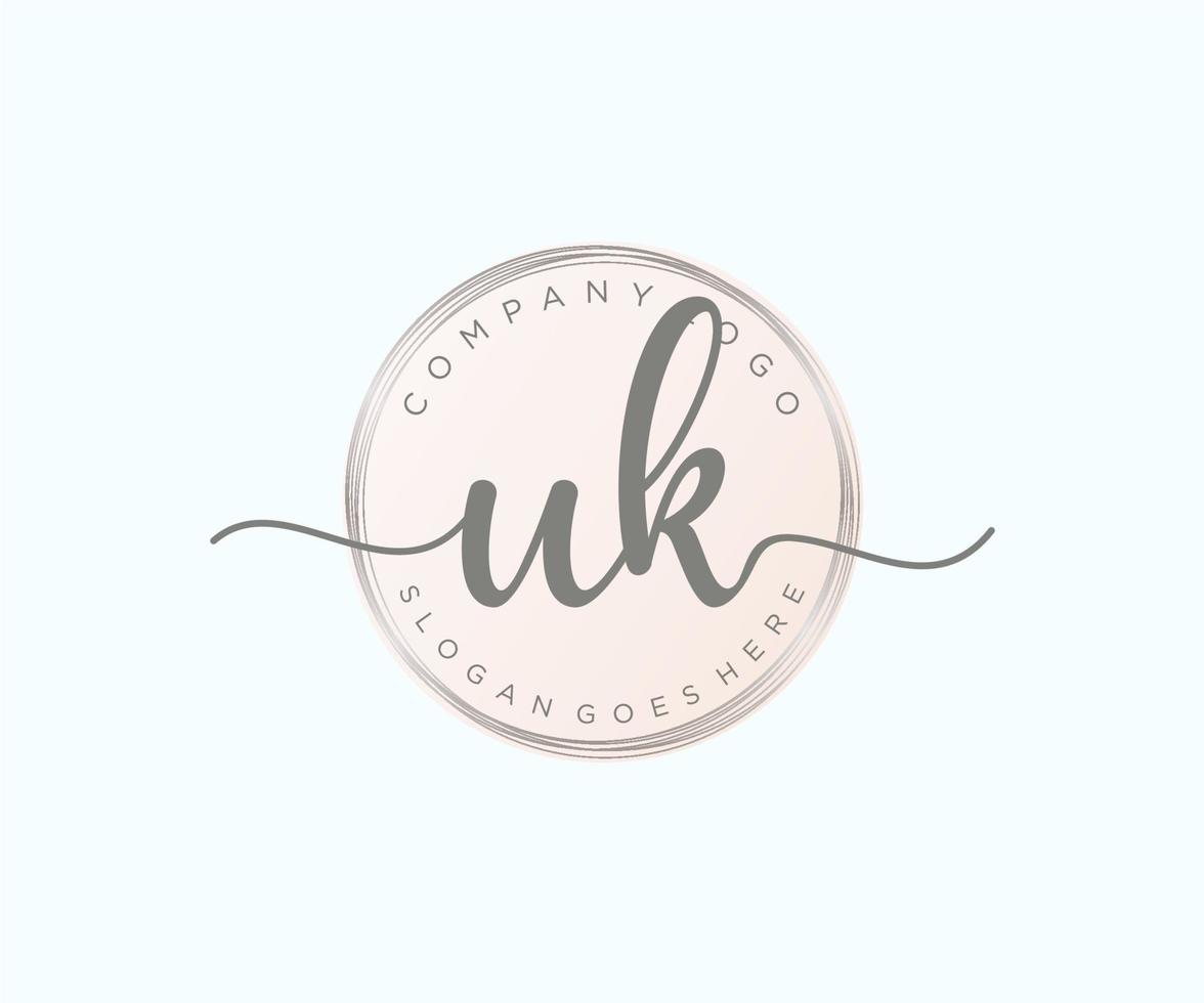 första Storbritannien feminin logotyp. användbar för natur, salong, spa, kosmetisk och skönhet logotyper. platt vektor logotyp design mall element.