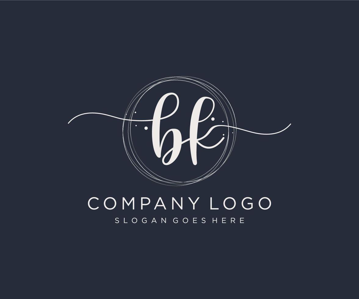 första bk feminin logotyp. användbar för natur, salong, spa, kosmetisk och skönhet logotyper. platt vektor logotyp design mall element.