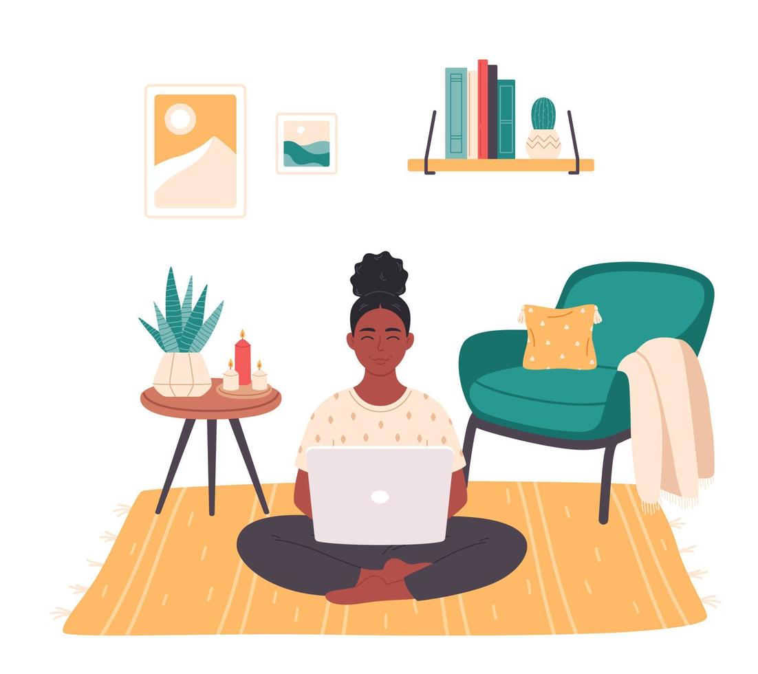 svart kvinna Sammanträde med bärbar dator i levande rum. kvinna arbetssätt på dator. frilans, arbete från Hem, avlägsen arbetssätt vektor