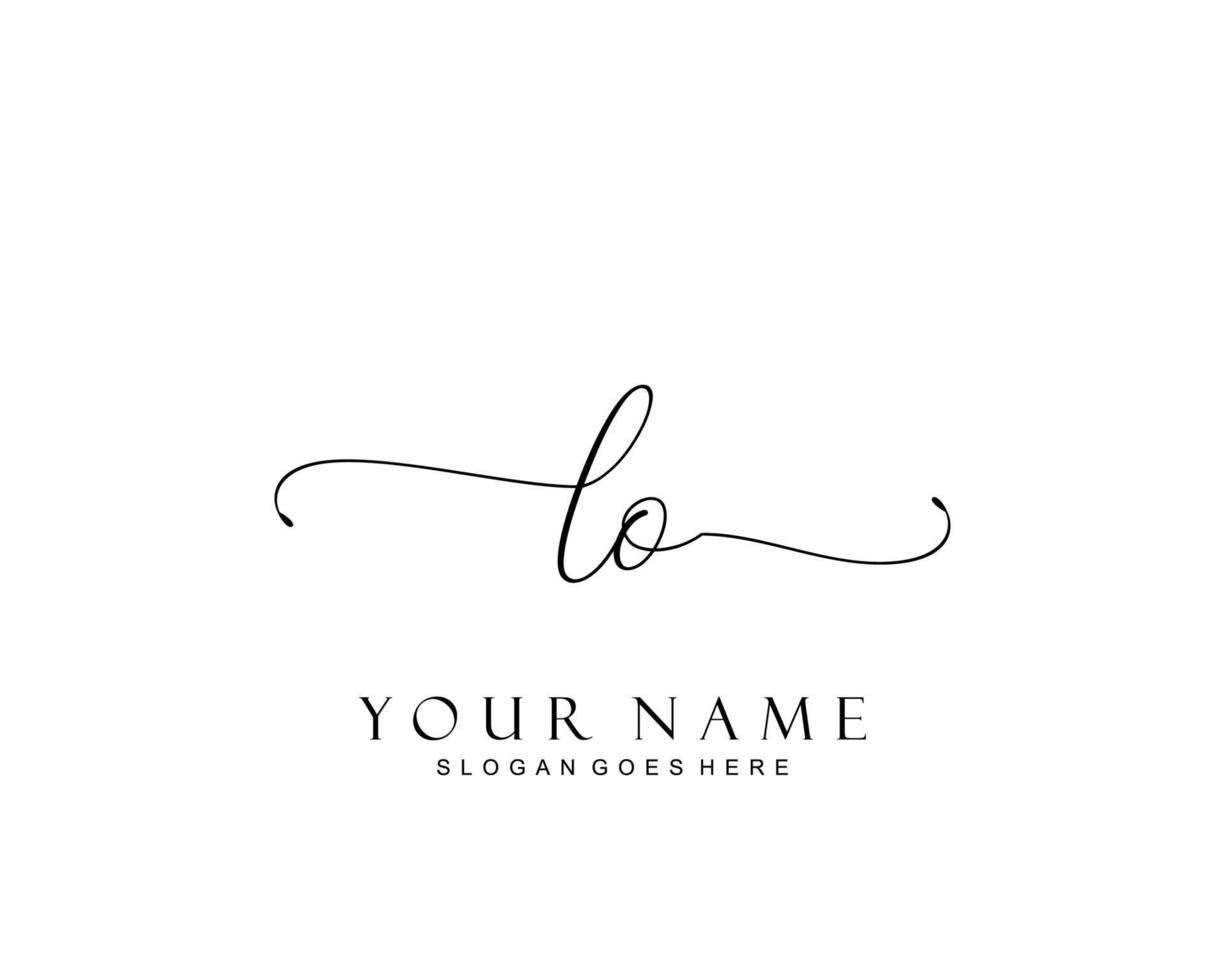 Initial Lo Beauty Monogramm und elegantes Logo-Design, Handschrift-Logo der Erstunterschrift, Hochzeit, Mode, Blumen und Pflanzen mit kreativer Vorlage. vektor