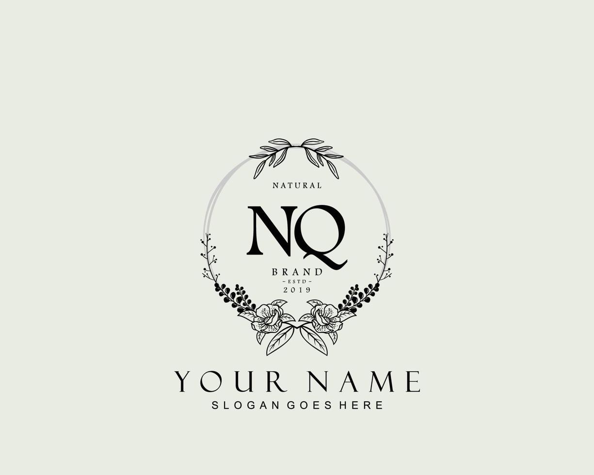 första nq skönhet monogram och elegant logotyp design, handstil logotyp av första signatur, bröllop, mode, blommig och botanisk med kreativ mall. vektor