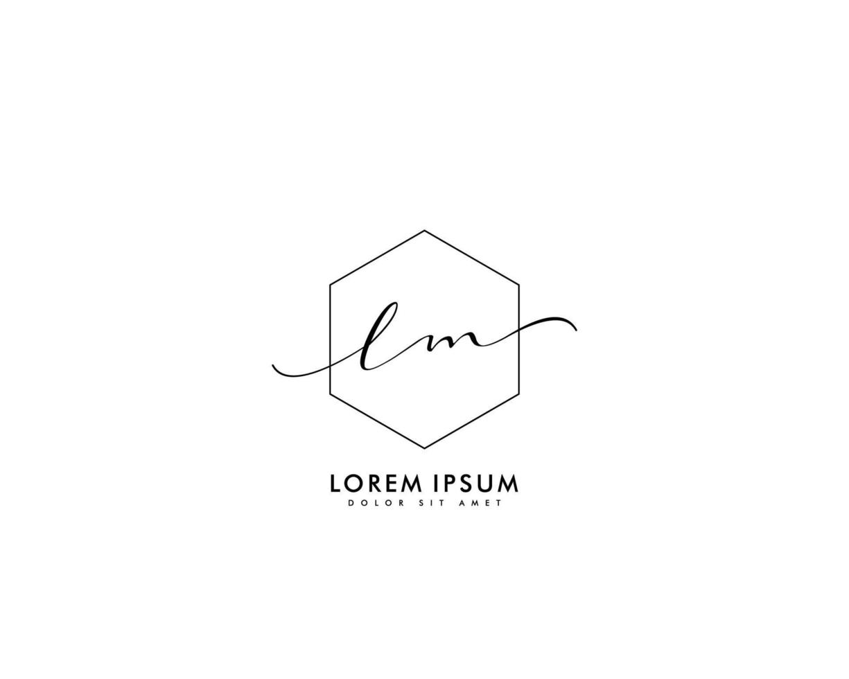 första lm feminin logotyp skönhet monogram och elegant logotyp design, handstil logotyp av första signatur, bröllop, mode, blommig och botanisk med kreativ mall vektor