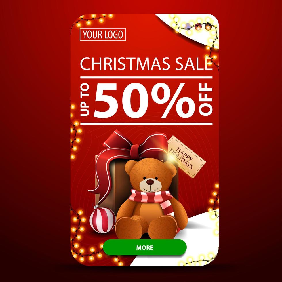 Weihnachtsverkauf, bis zu 50 Rabatt, vertikales rotes Banner mit abgerundeten Ecken, Girlande, Knopf und Geschenk mit Teddybär vektor