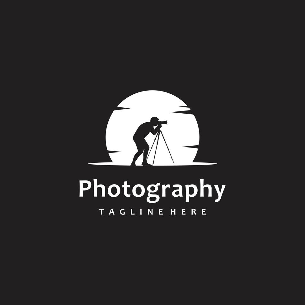 Kinematographie-Fotografie-Silhouette-Logo-Design mit Sonne-Hintergrund-Vektor-Illustration vektor