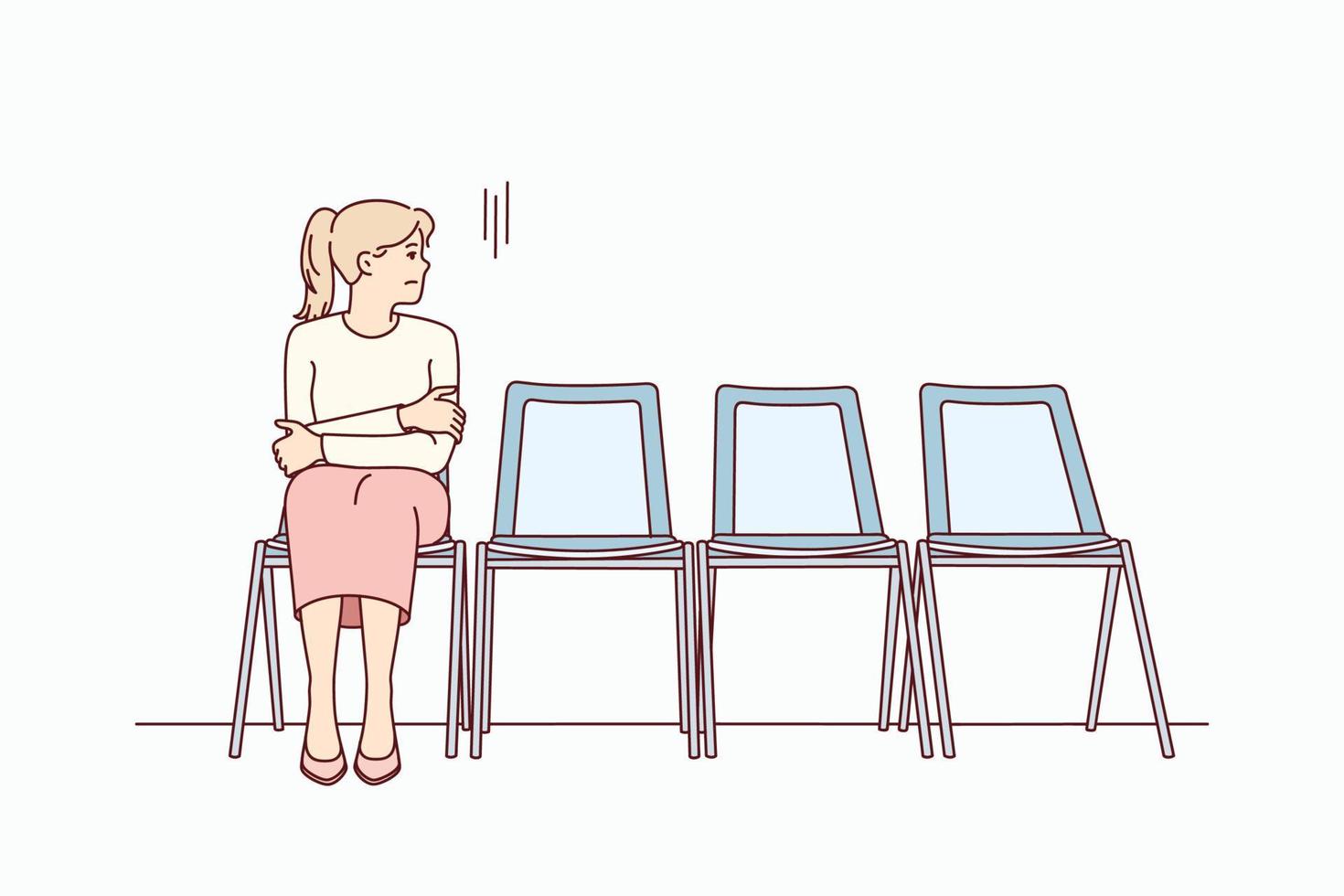 angelägen ung kvinna sitta på stol i korridor väntar eller utnämning. betonade kvinna känna orolig vänta i linje i hall. vektor illustration.
