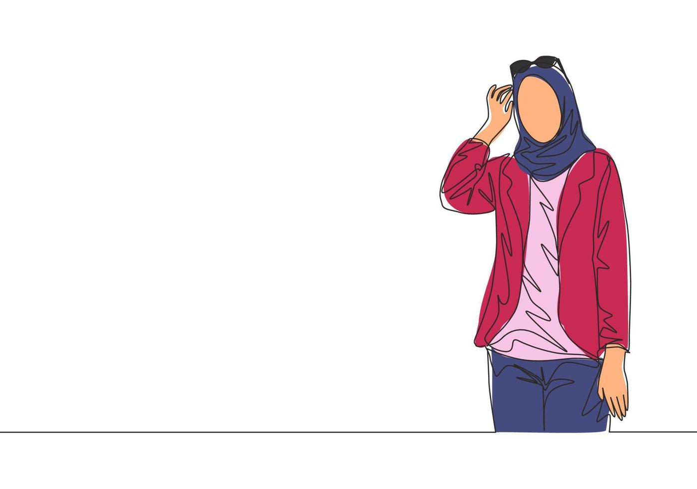 Single kontinuierlich Linie Zeichnung von jung glücklich muslimah Mädchen auf Kopftuch halten Brille auf Kopf. attraktiv malaiisch Frauen Modell- im modisch Hijab Mode Konzept einer Linie zeichnen Design Vektor Illustration