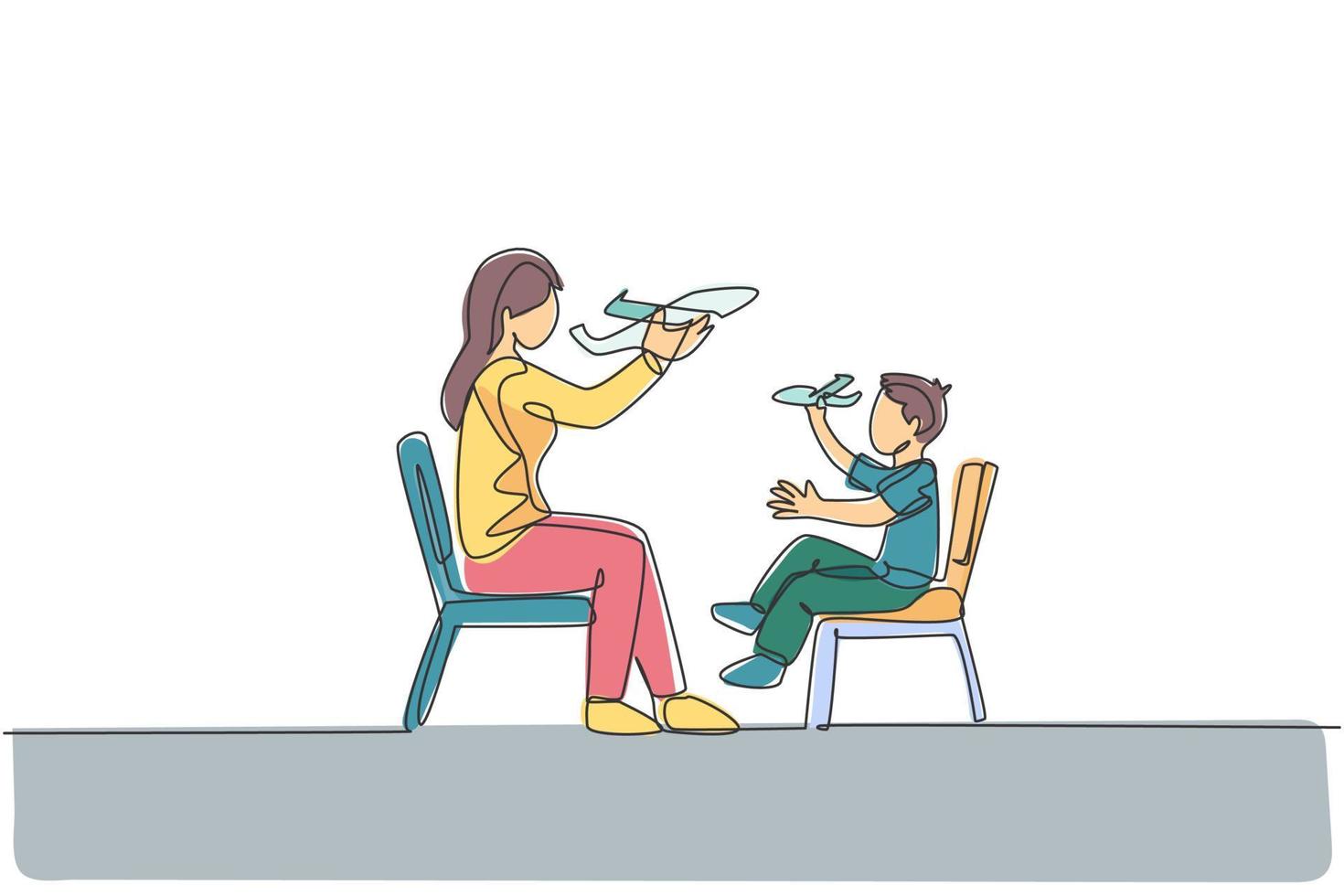 en kontinuerlig linje ritning av ung mamma och hennes dotter sitter på stolen och leker flygplansleksak tillsammans hemma. lycklig familj föräldraskap koncept. enkel linje rita design vektor illustration