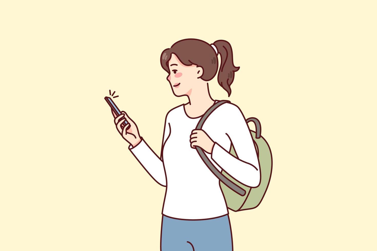 lächelnd Mädchen Schüler mit Rucksack mit modern Smartphone kommunizieren online. glücklich Frau mit Handy Surfen Sozial Netzwerke auf Gerät. eben Vektor Illustration.