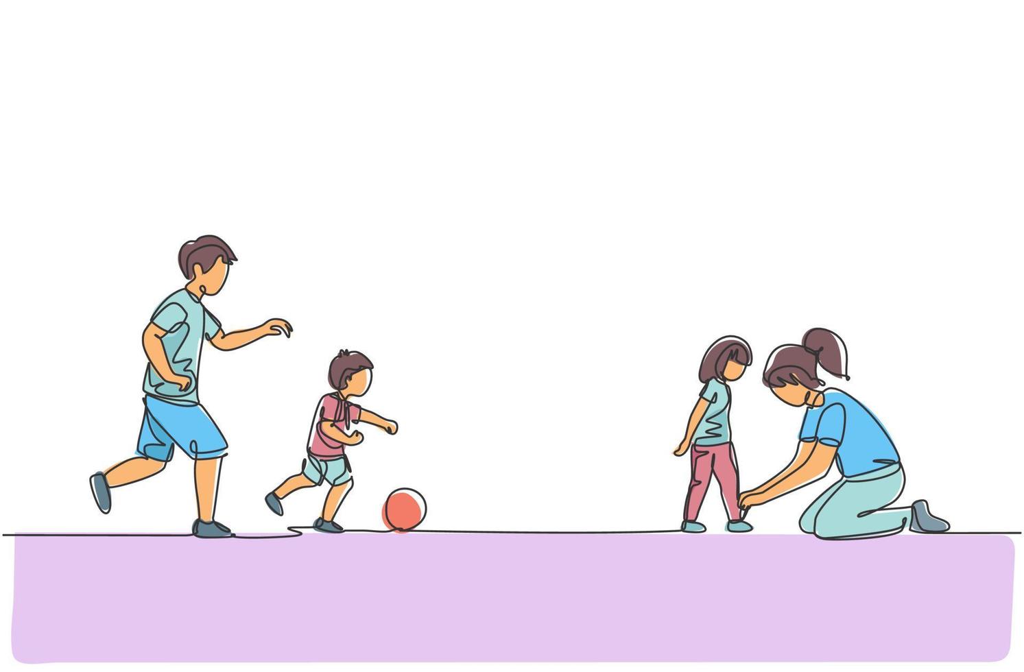 en kontinuerlig ritning av unga som spelar fotboll med sonen på fältet medan mamma knyter dotterns skosnören. lycklig familj föräldraskap koncept. dynamisk enkel linje rita design vektor illustration