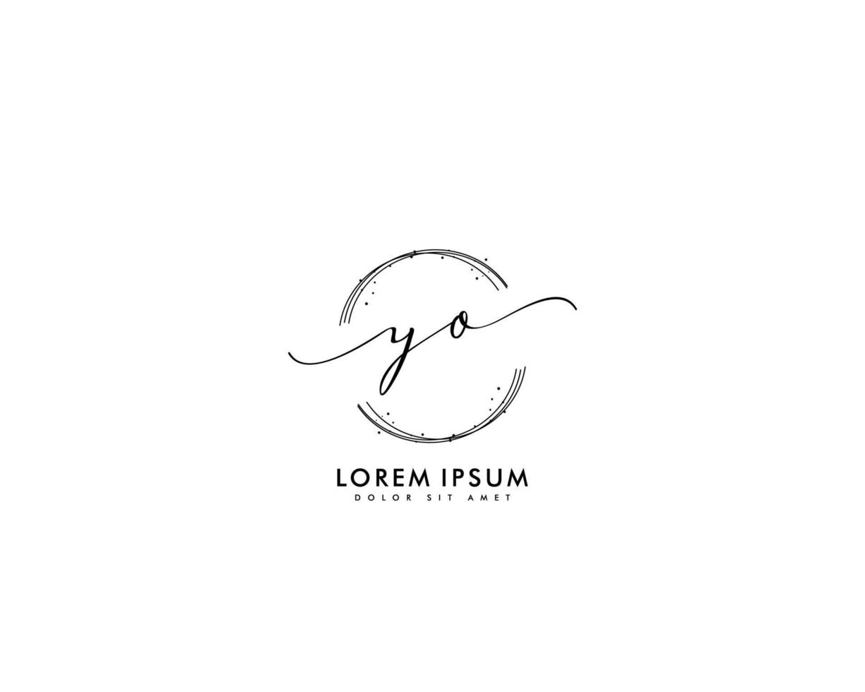 första brev yo feminin logotyp skönhet monogram och elegant logotyp design, handstil logotyp av första signatur, bröllop, mode, blommig och botanisk med kreativ mall vektor