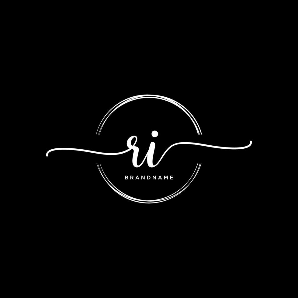 första ri feminin logotyp samlingar mall. handstil logotyp av första signatur, bröllop, mode, smycken, boutique, blommig och botanisk med kreativ mall för några företag eller företag. vektor